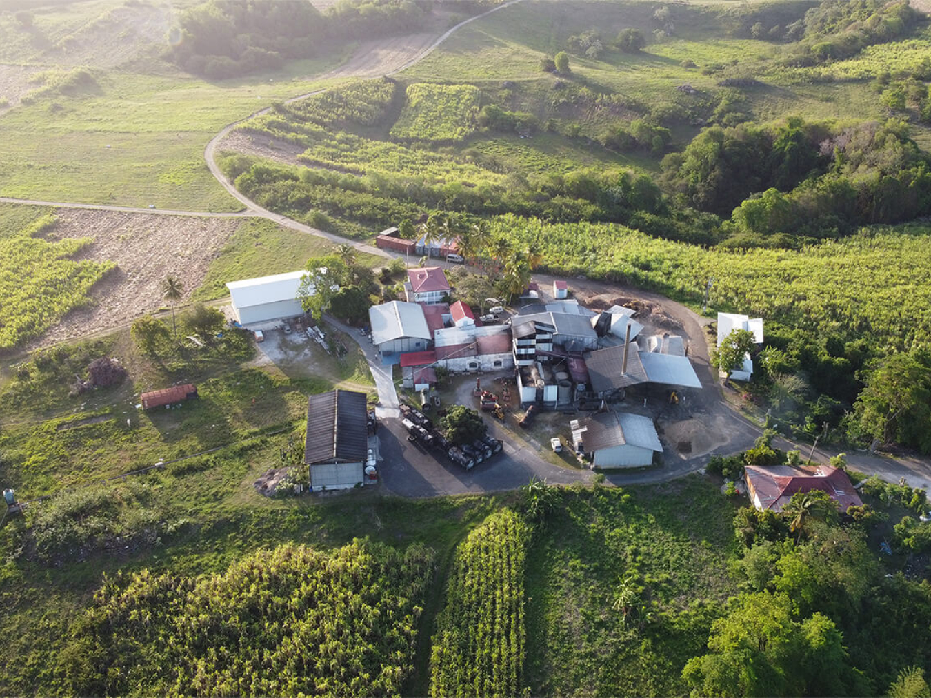 photo-1-distillerie-vue-a-rienne